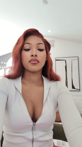 The raw clip: a few silent seconds before she starts talking